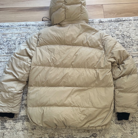 Aritzia Super Puff in regular length - Picture 5 of 10